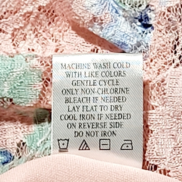 Almost Famous On / Off Shoulder Peplum Pink Lace Stretch Pop Over Top (L) - Picture 9 of 10